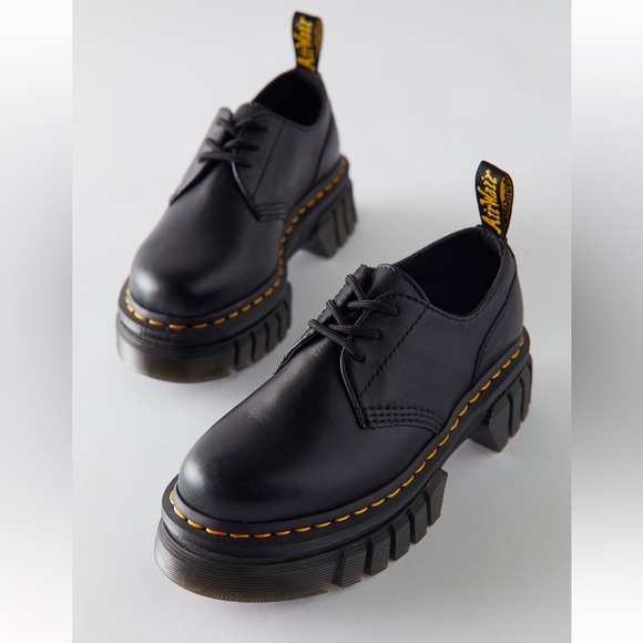 Dr. Martens Audrick Leather Platform Oxford - Picture 4 of 4